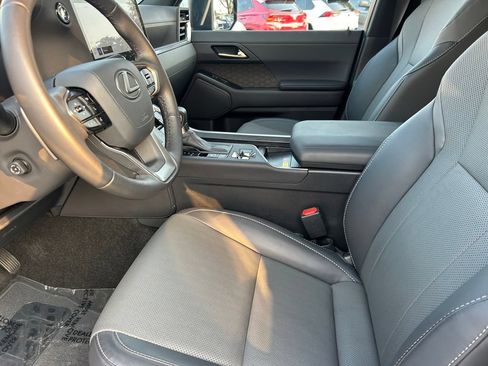 Used 2025 Lexus GX 550 AWD/4WD image 11
