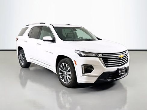 Used 2023 Chevrolet Traverse Premier image 1