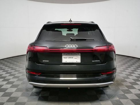 Used 2023 Audi e-tron Premium Plus w/ Premium Plus Package AWD/4WD image 32