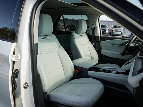 New 2026 Ford Explorer Platinum w/ LUX Leather Package image 39