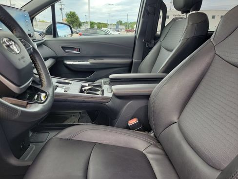 Used 2023 Toyota Sienna XLE Woodland Edition AWD/4WD image 24
