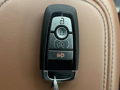 Used 2024 Ford Maverick Lariat AWD/4WD image 10