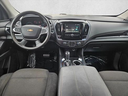 Used 2018 Chevrolet Traverse LS image 17