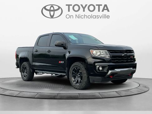 Used 2022 Chevrolet Colorado Z71 w/ Z71 Midnight Edition AWD/4WD image 7
