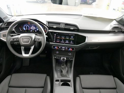 New 2025 Audi Q3 2.0T Premium image 21