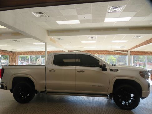 Used 2019 GMC Sierra 1500 Denali w/ Denali Ultimate Package AWD/4WD image 80