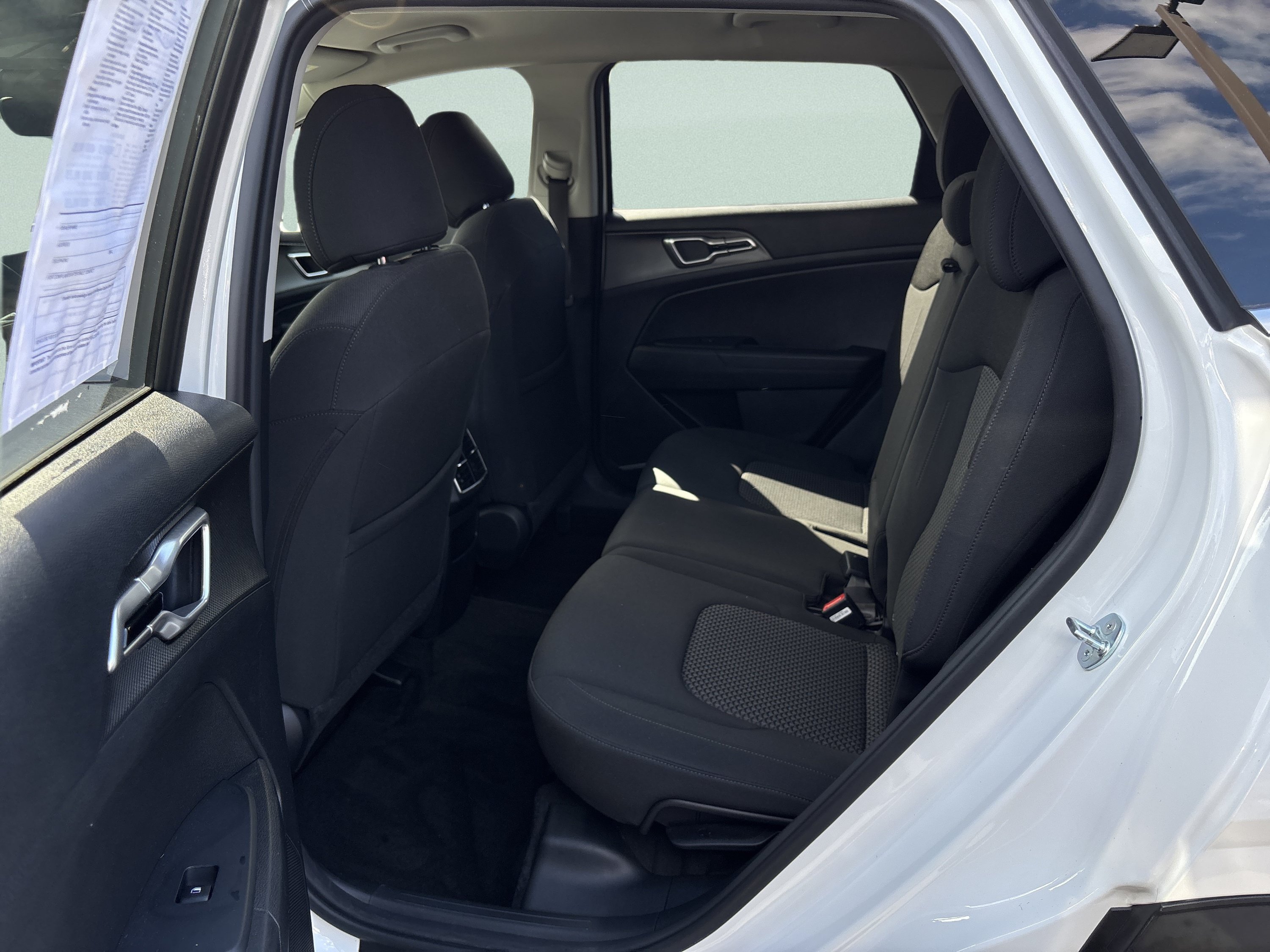 Used 2023 Kia Sportage LX AWD/4WD image 14