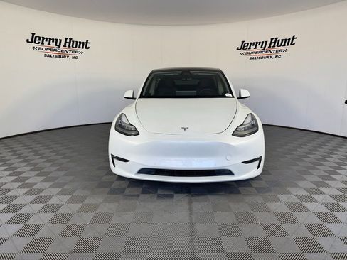 Used 2022 Tesla Model Y Long Range image 5
