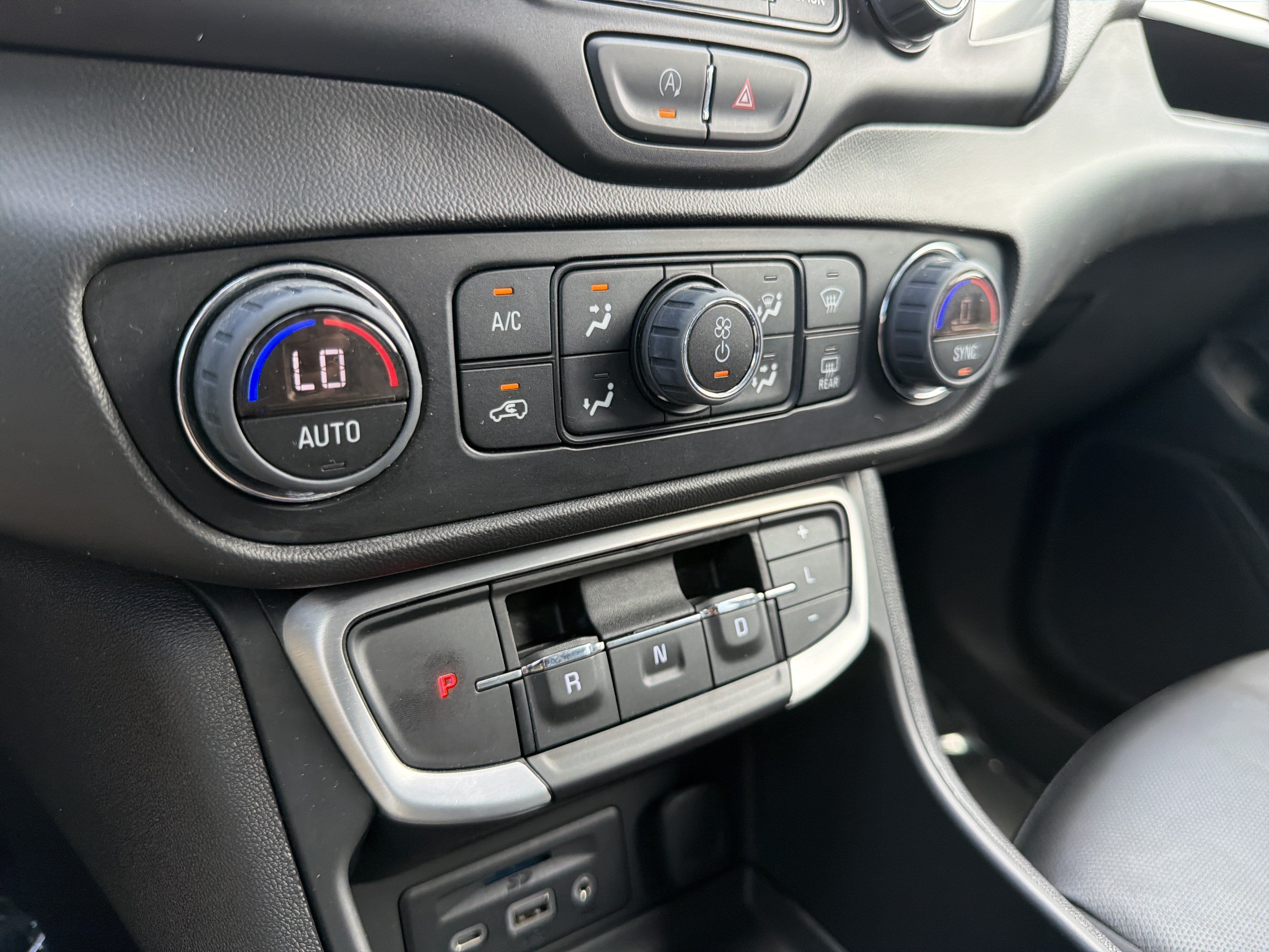 Certified 2023 GMC Terrain SLT AWD/4WD image 25