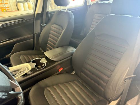 Used 2016 Ford Fusion SE FWD image 14