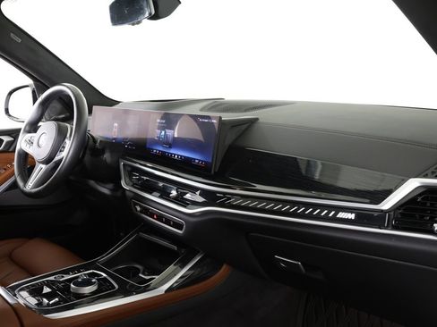 Used 2025 BMW X7 M60i w/ Executive Package AWD/4WD image 34