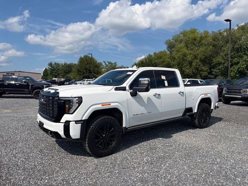 Used 2025 GMC Sierra 2500 Denali Ultimate w/ Snow Plow Prep/Camper Package AWD/4WD image 2