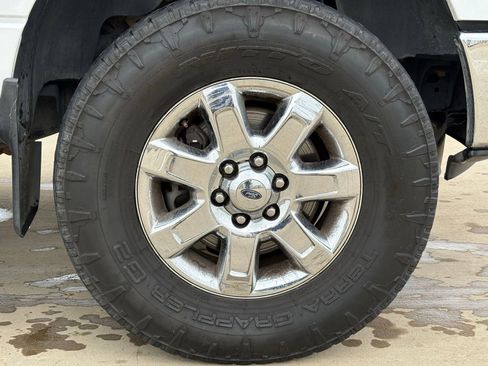 Used 2013 Ford F150 XLT w/ XLT Chrome Pkg image 9