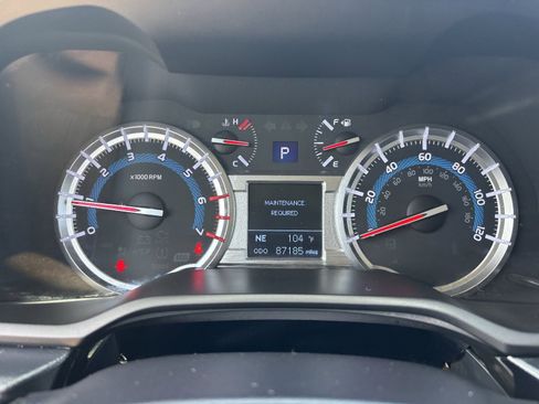Used 2019 Toyota 4Runner TRD Off-Road Premium AWD/4WD image 32