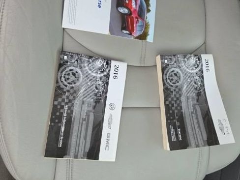 Certified 2016 Chevrolet Traverse LT FWD image 31