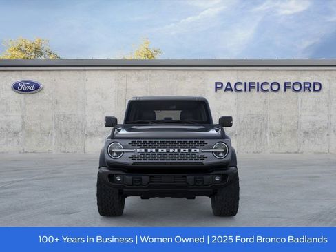 New 2025 Ford Bronco Badlands image 7