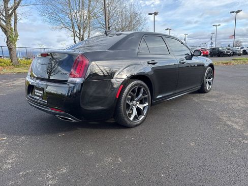 Used 2022 Chrysler 300 Touring L w/ Popular Equipment Group image 7