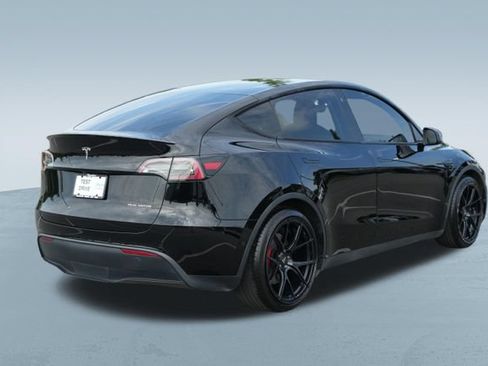 Used 2022 Tesla Model Y Performance AWD/4WD image 9