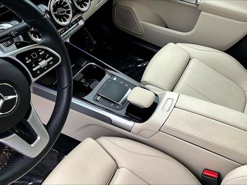 Used 2022 Mercedes-Benz GLB 250 4MATIC image 18
