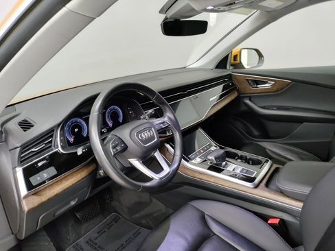 Used 2019 Audi Q8 Premium w/ Convenience Package image 2