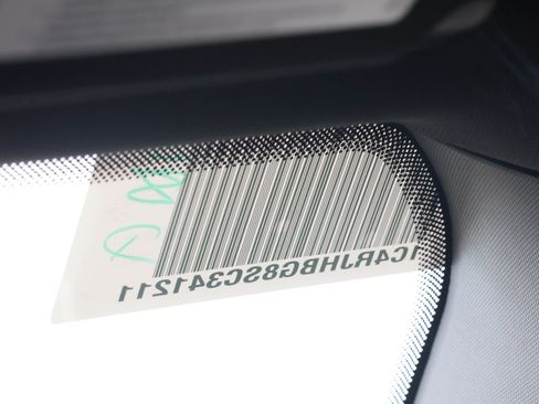 New 2025 Jeep Grand Cherokee Limited w/ Luxury Tech Group II image 30