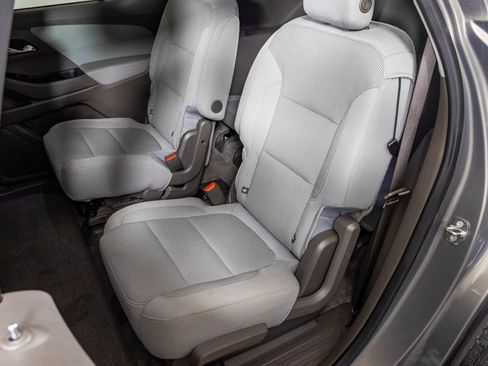 Used 2018 Chevrolet Traverse LT FWD image 40