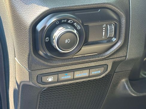 Used 2024 Jeep Wrangler Unlimited AWD/4WD image 20