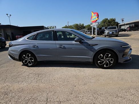 Used 2024 Hyundai Sonata SEL FWD image 12