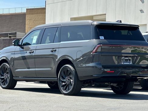 New 2026 Lincoln Navigator L Black Label AWD/4WD image 5