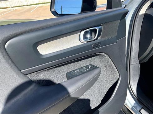 Used 2026 Volvo XC40 B4 Core FWD image 30