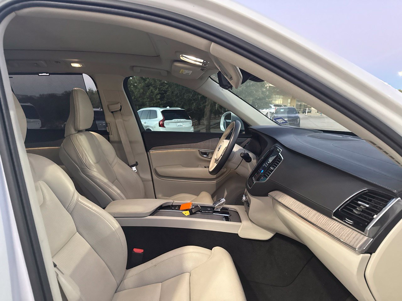 Used 2024 Volvo XC90 T8 Ultimate w/ Protection Package Premier AWD/4WD image 20