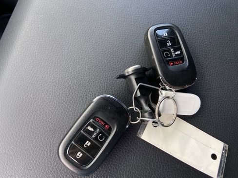 Used 2025 Honda Pilot Black Edition image 54
