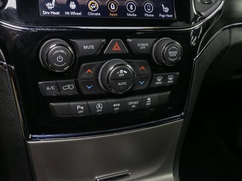 Used 2019 Jeep Grand Cherokee Limited AWD/4WD image 28
