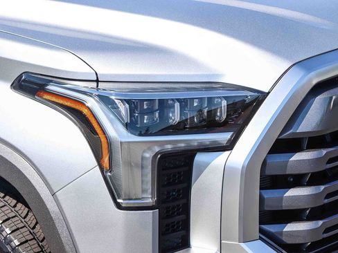 Used 2024 Toyota Tundra Limited AWD/4WD image 8