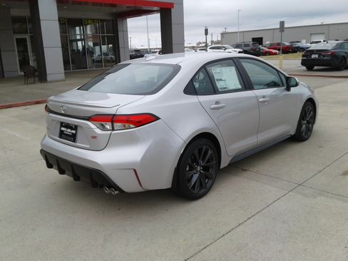 New 2026 Toyota Corolla SE image 2