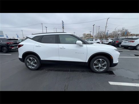 Certified 2024 Chevrolet Blazer LT w/ Convenience Package image 9