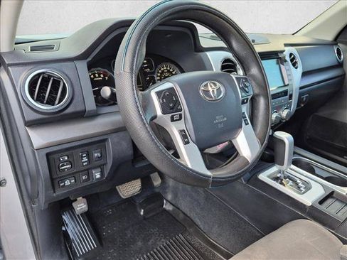 Used 2020 Toyota Tundra SR5 w/ SR5 Upgrade Package AWD/4WD image 9