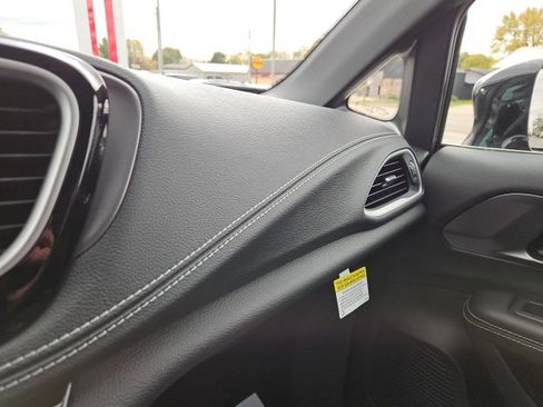 New 2026 Chrysler Pacifica Select image 44