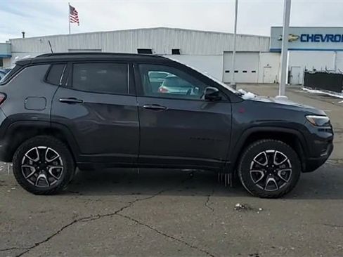 Used 2024 Jeep Compass Trailhawk w/ Trailhawk Elite Group image 8