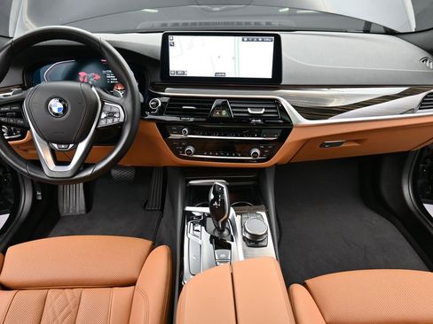 Used 2022 BMW 530i xDrive w/ Convenience Package image 12