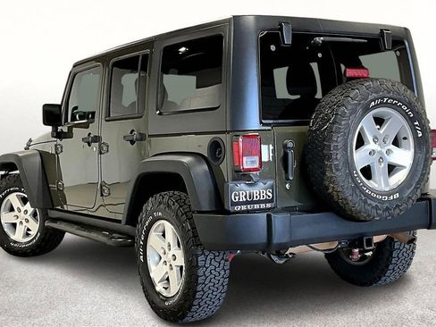 Used 2016 Jeep Wrangler Unlimited Rubicon w/ Connectivity Group image 15