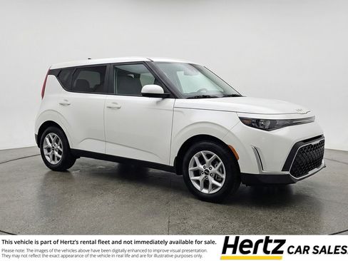 Used 2025 Kia Soul LX w/ LX Technology Package FWD image 1