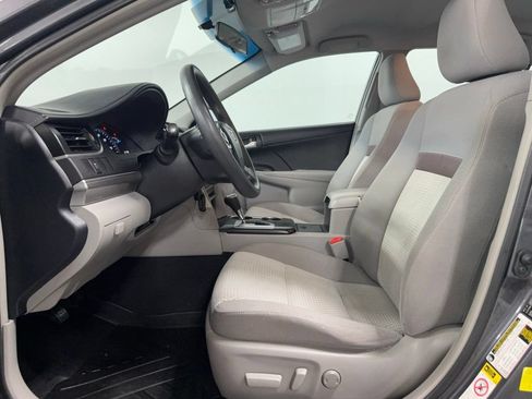 Used 2013 Toyota Camry LE FWD image 9