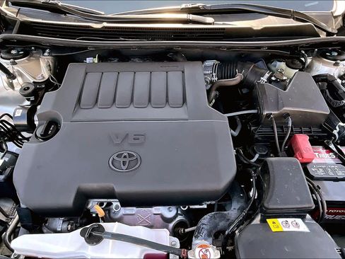 Used 2017 Toyota Avalon Limited image 30