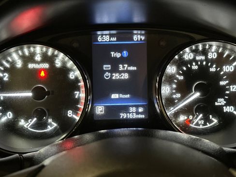 Used 2021 Nissan Rogue Sport S image 23