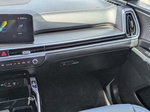 Certified 2025 Kia Sorento SX Prestige image 18