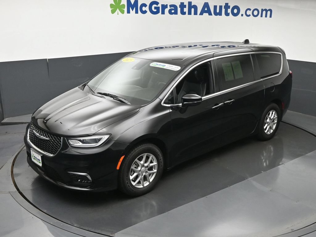 Used 2025 Chrysler Pacifica Select FWD image 23