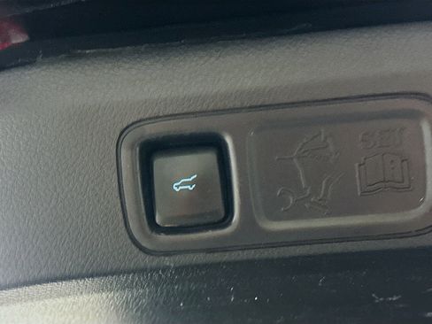 Used 2024 Ford Expedition Max XLT image 31