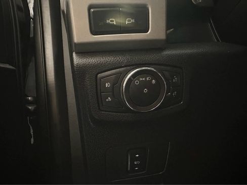 Certified 2017 Ford F350 Lariat w/ Chrome Package image 16