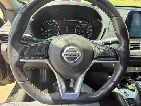 Used 2021 Nissan Altima 2.5 SV w/ SV Premium Package FWD image 15